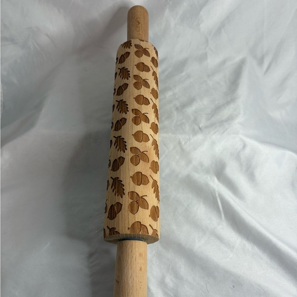 Wooden textured rolling pin. - Picture 4 of 6